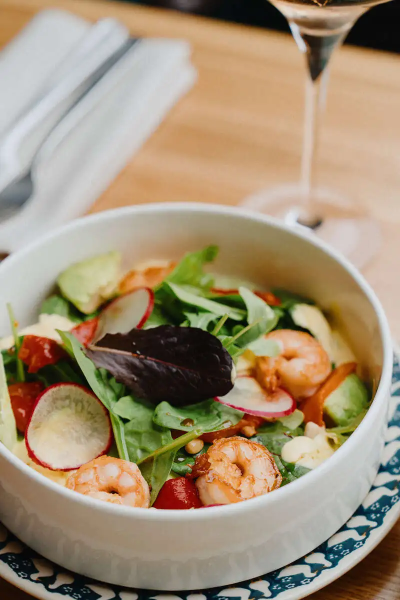 Салат с креветками - ланч