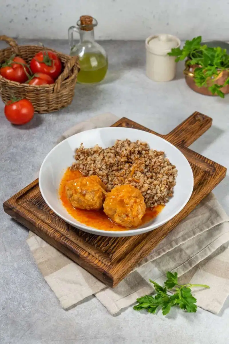 Тефтели в соусе+Гречневая каша 