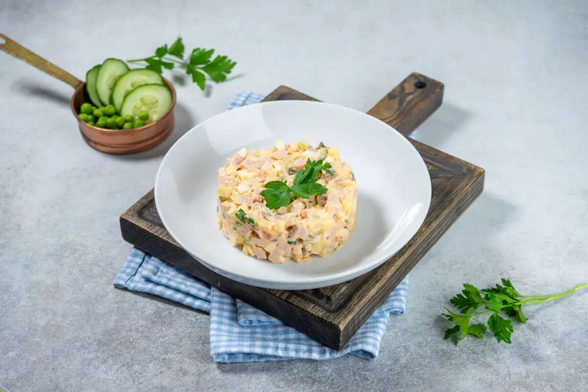 Салат Домашний с ветчиной