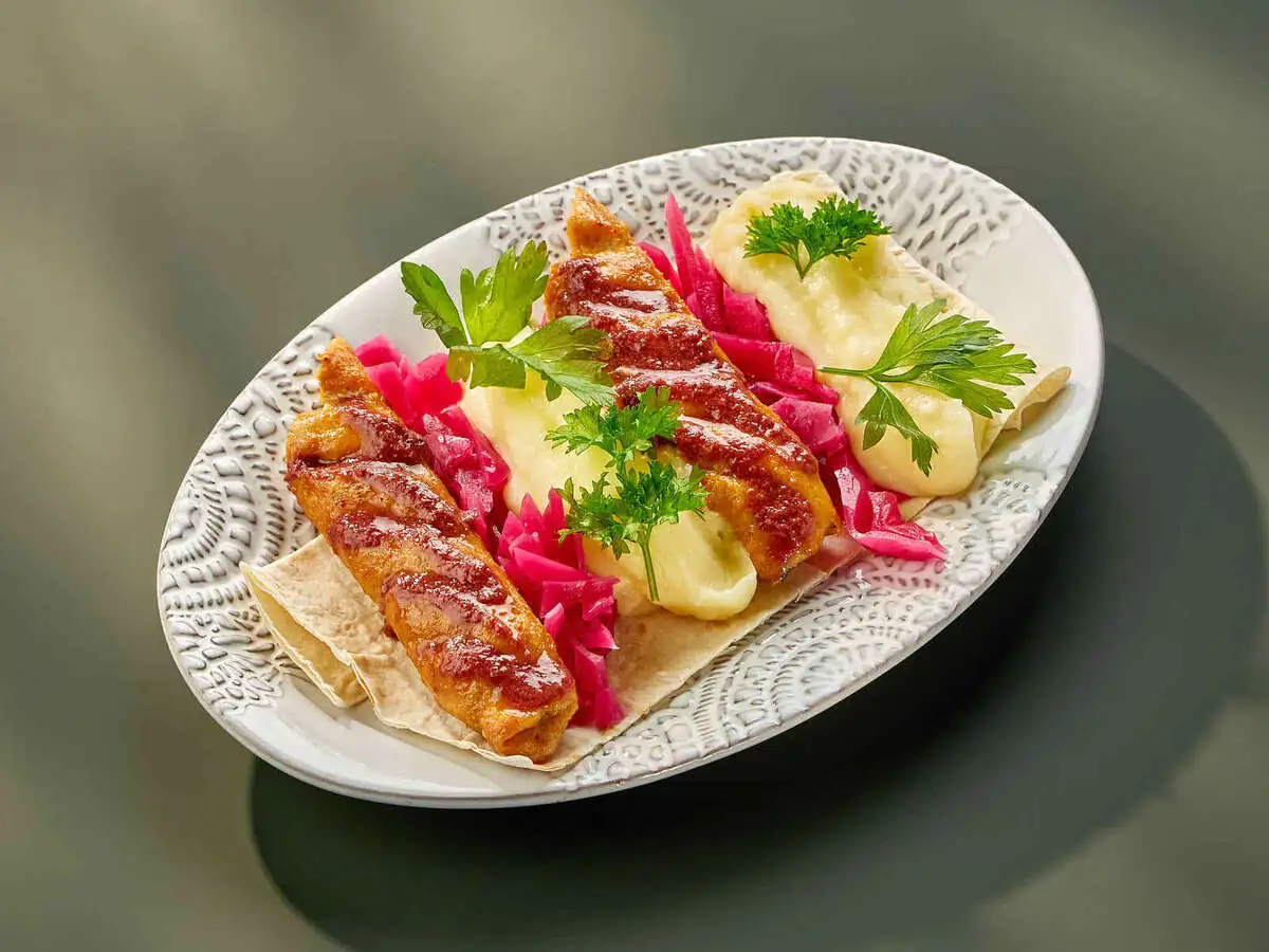 Кебаб из курицы с кизиловым кетчупом 