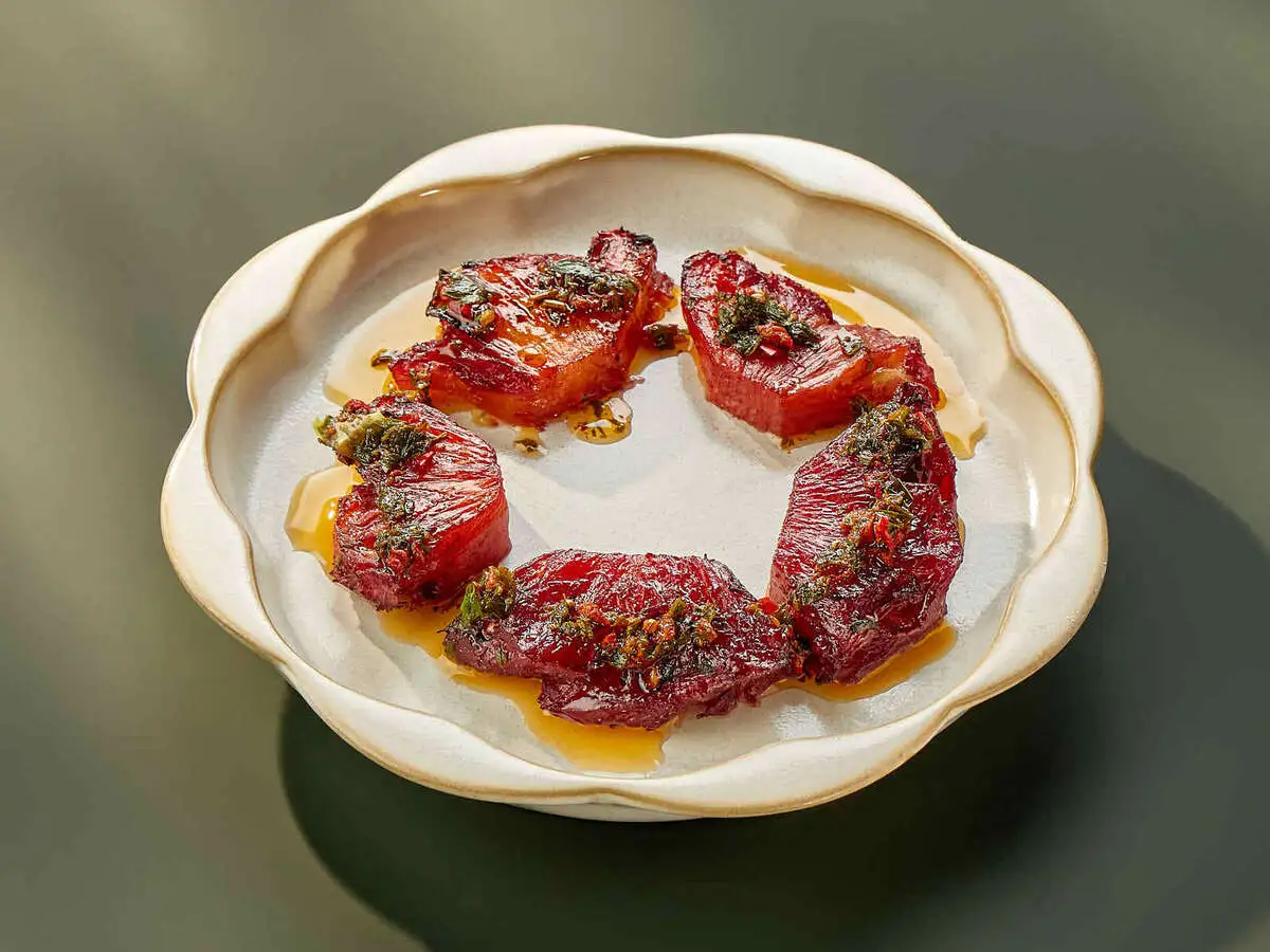 Томленый ананас с кинзой 