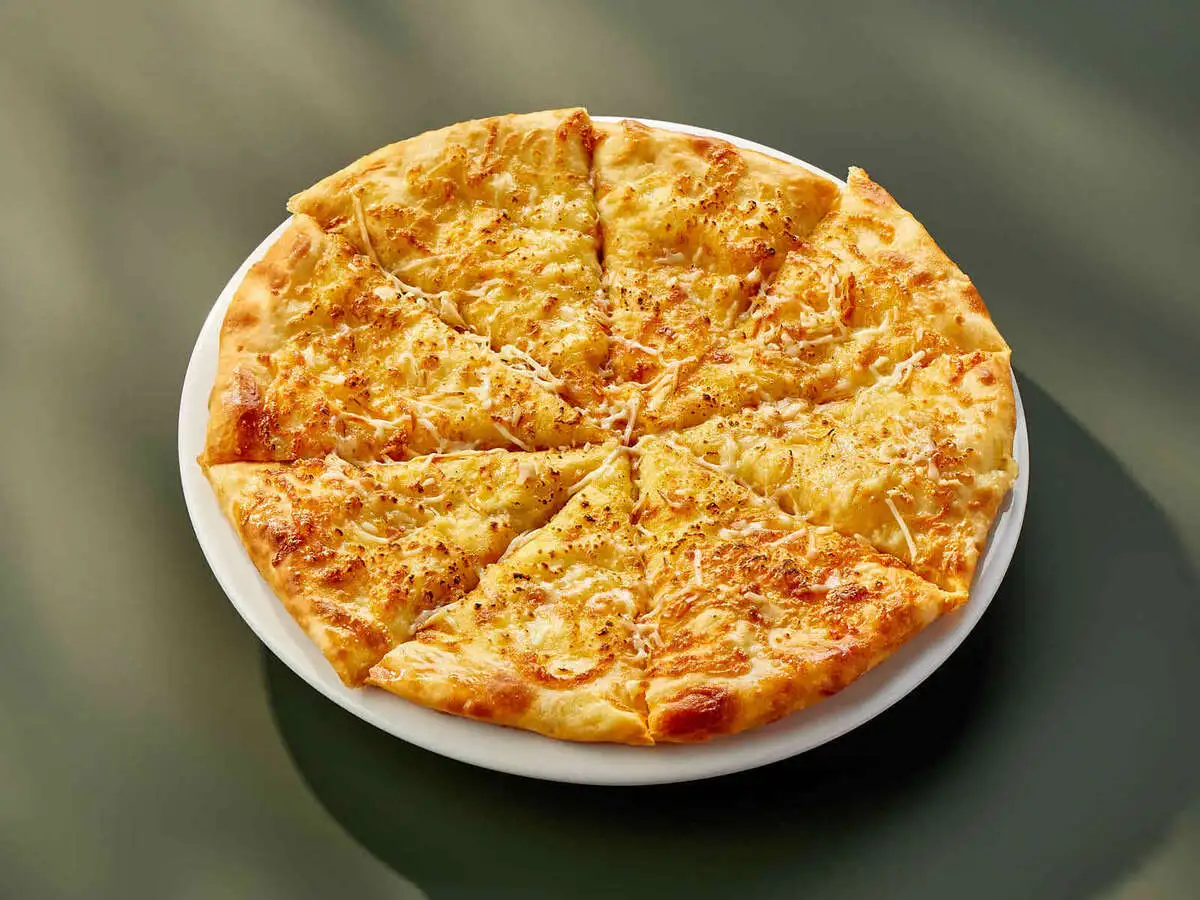 Хачапури  с копченым сулугуни  28см