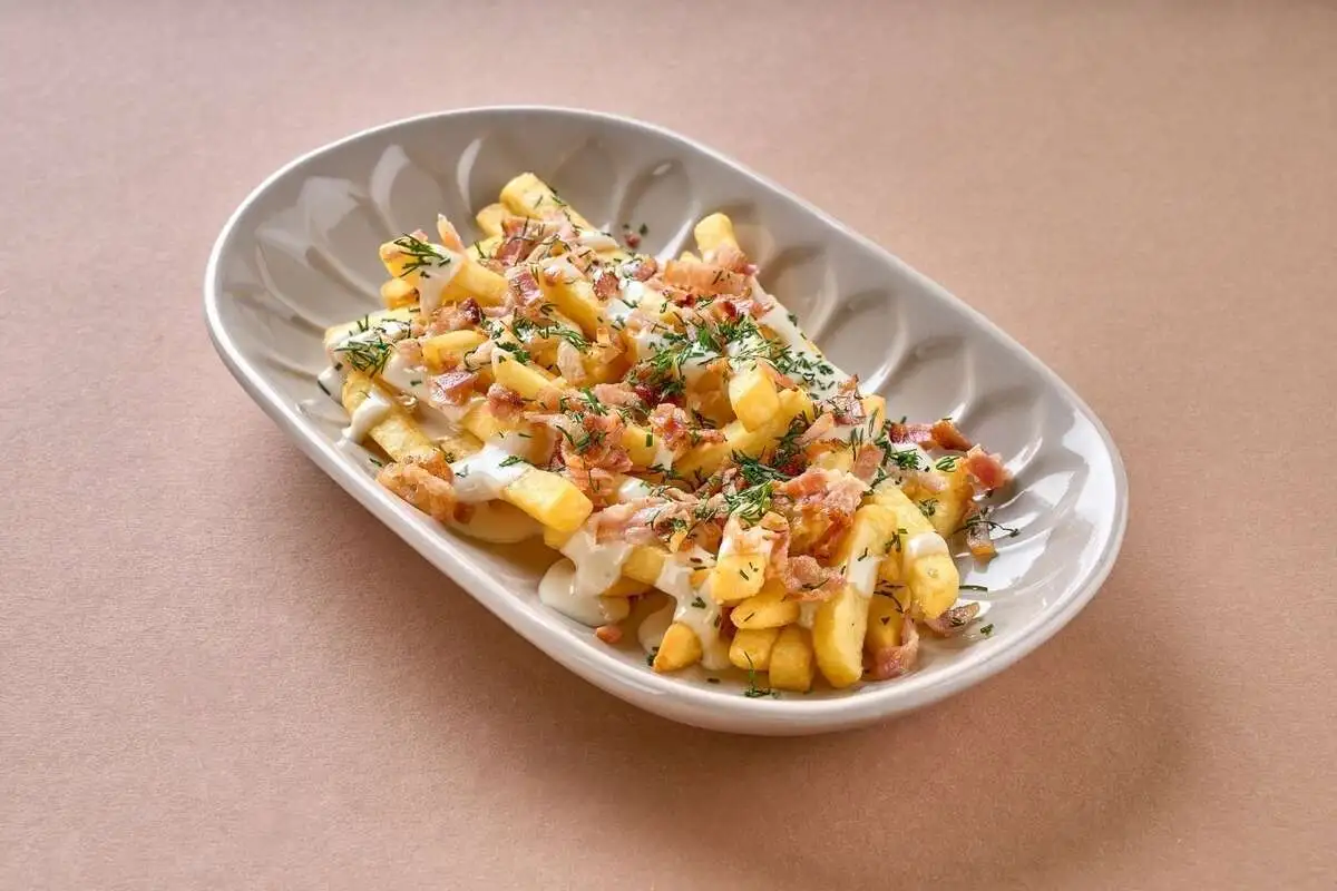 Картофель фри с беконом