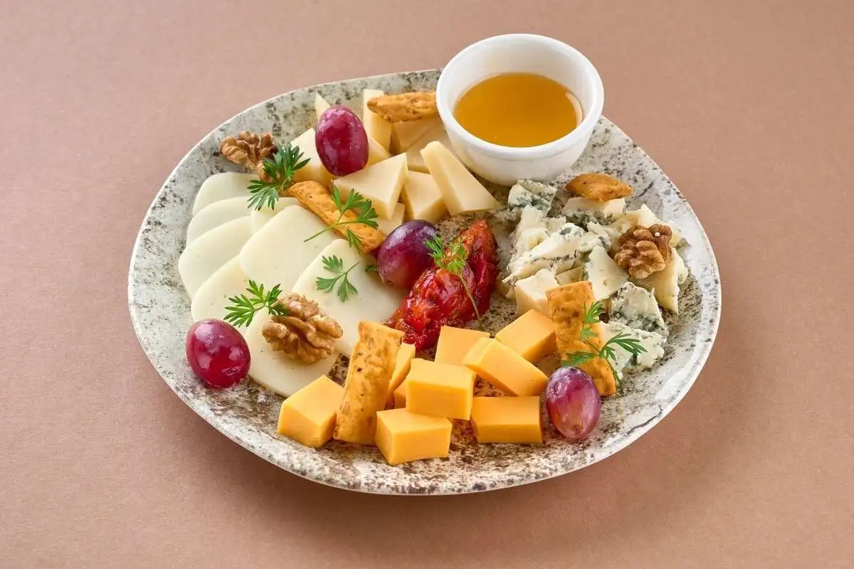 Сырная тарелка