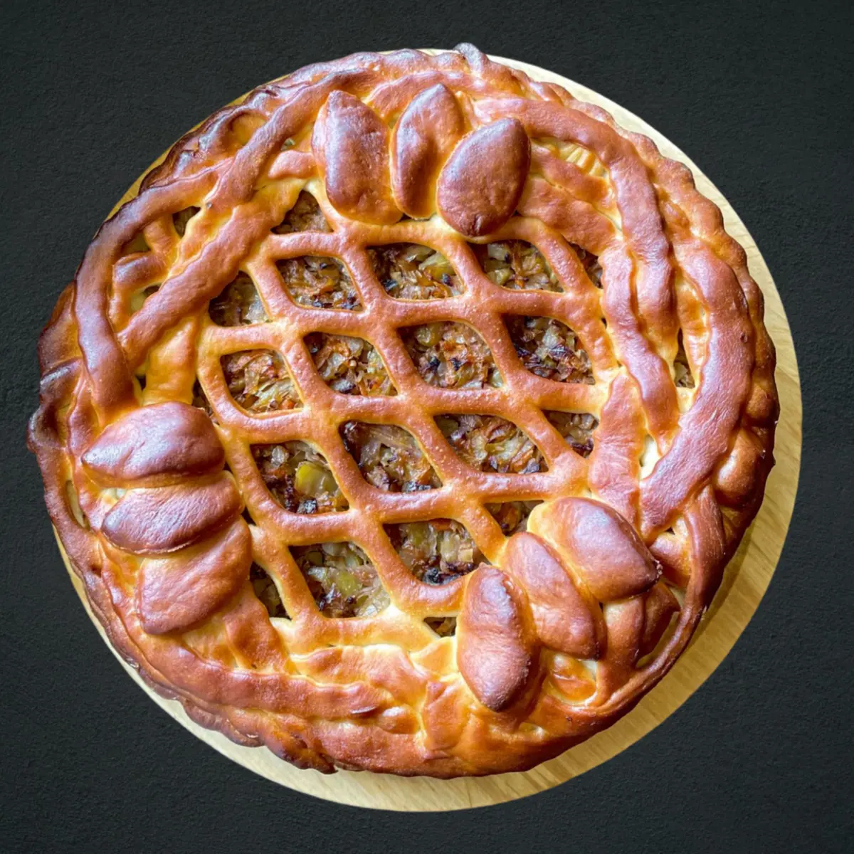 Пирог с капустой и грецким орехом