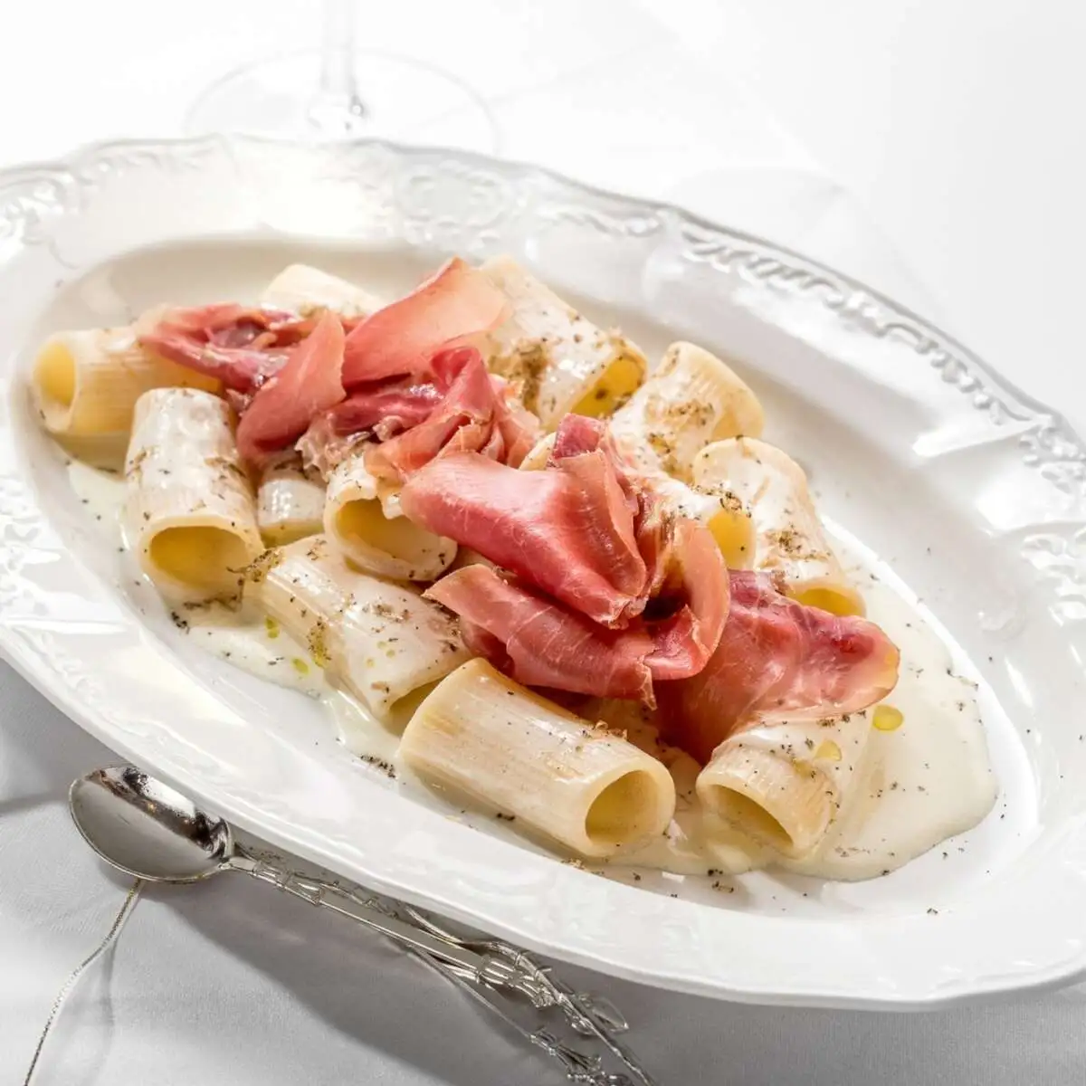 Ригатони с Прошутто Крудо