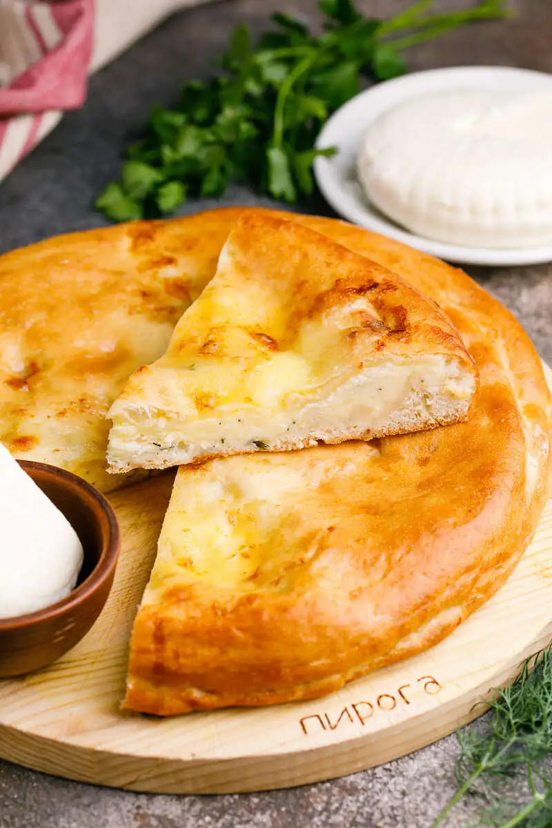 Пирог осетинский с сыром и зеленью