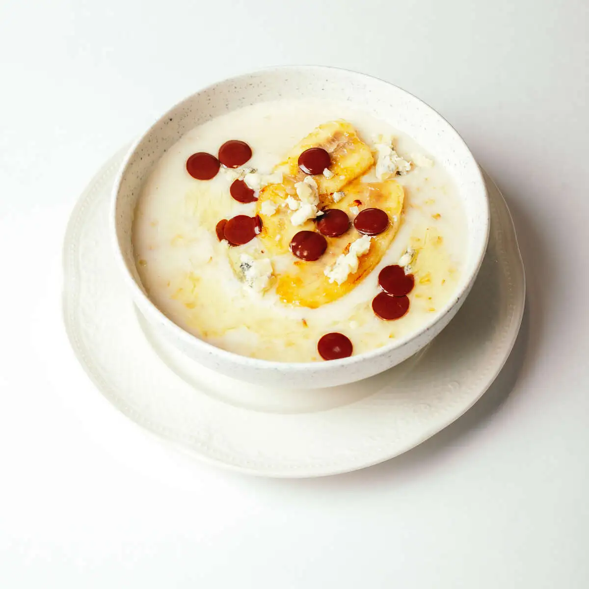 Каша овсяная с бананом, дорблю и шоколадом