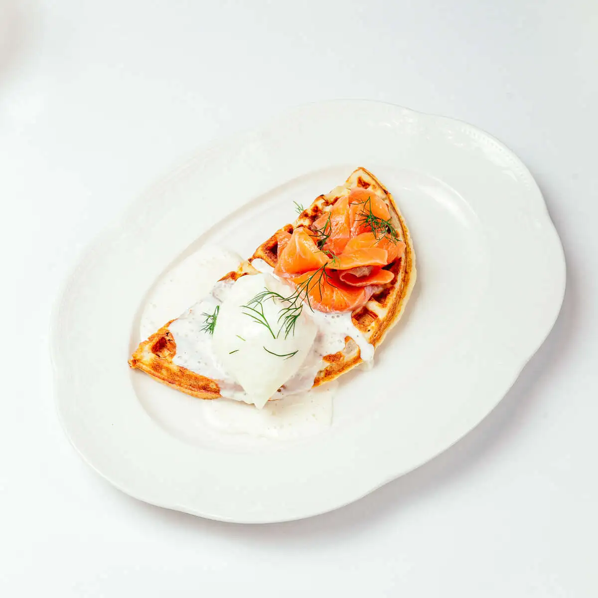 Картофельные вафли с лососем