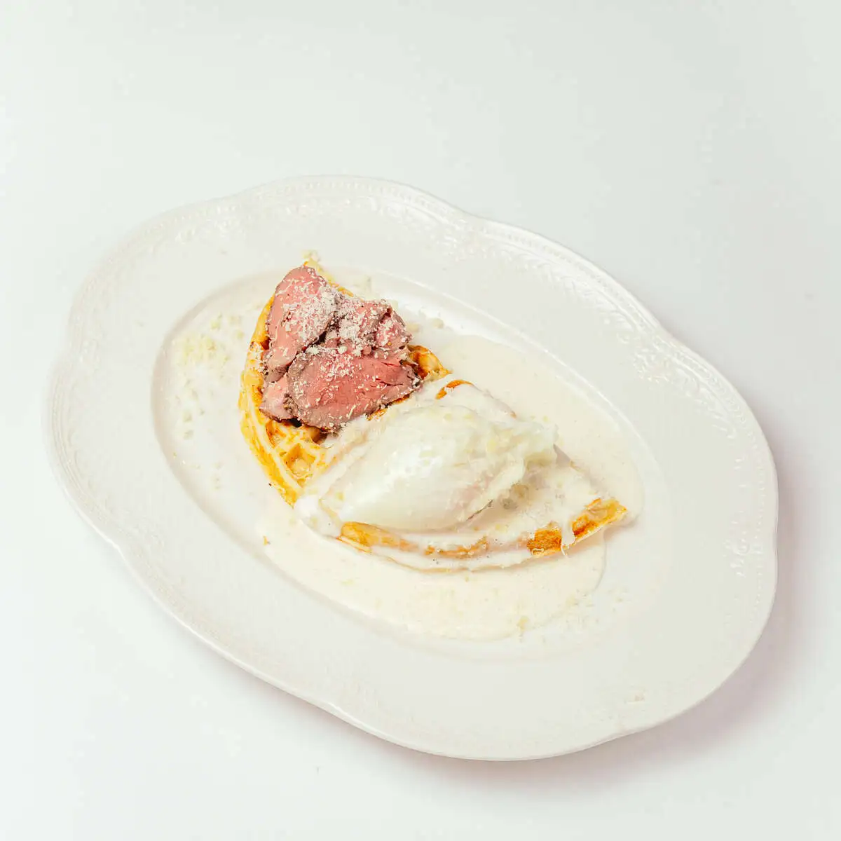 Картофельные вафли с ростбифом