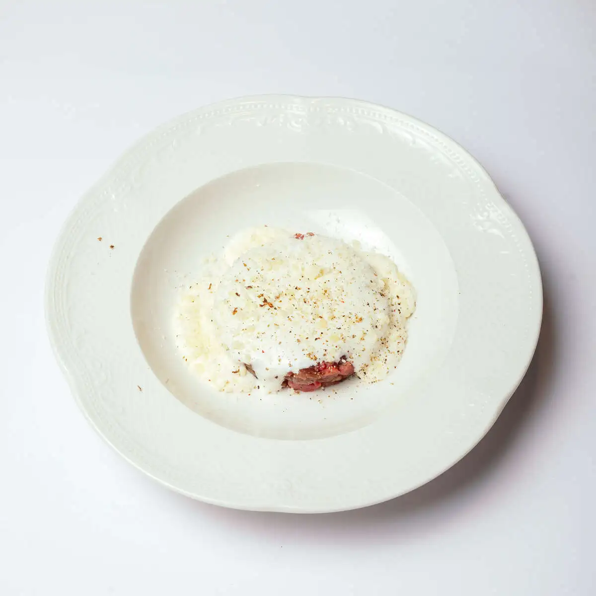 Тар-тар из говядины с сырным муссом 