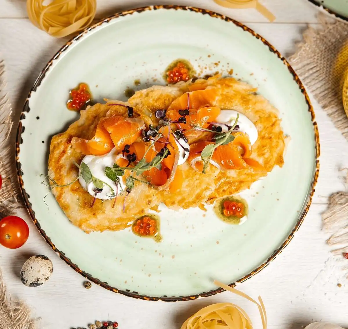 Драники из картофеля со слабосоленым лососем