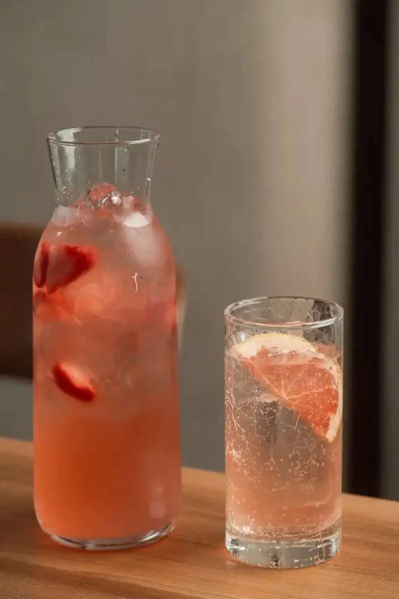 Лимонад Клубника-Ревень 