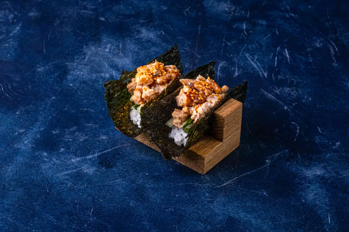 Хендролл с угрем