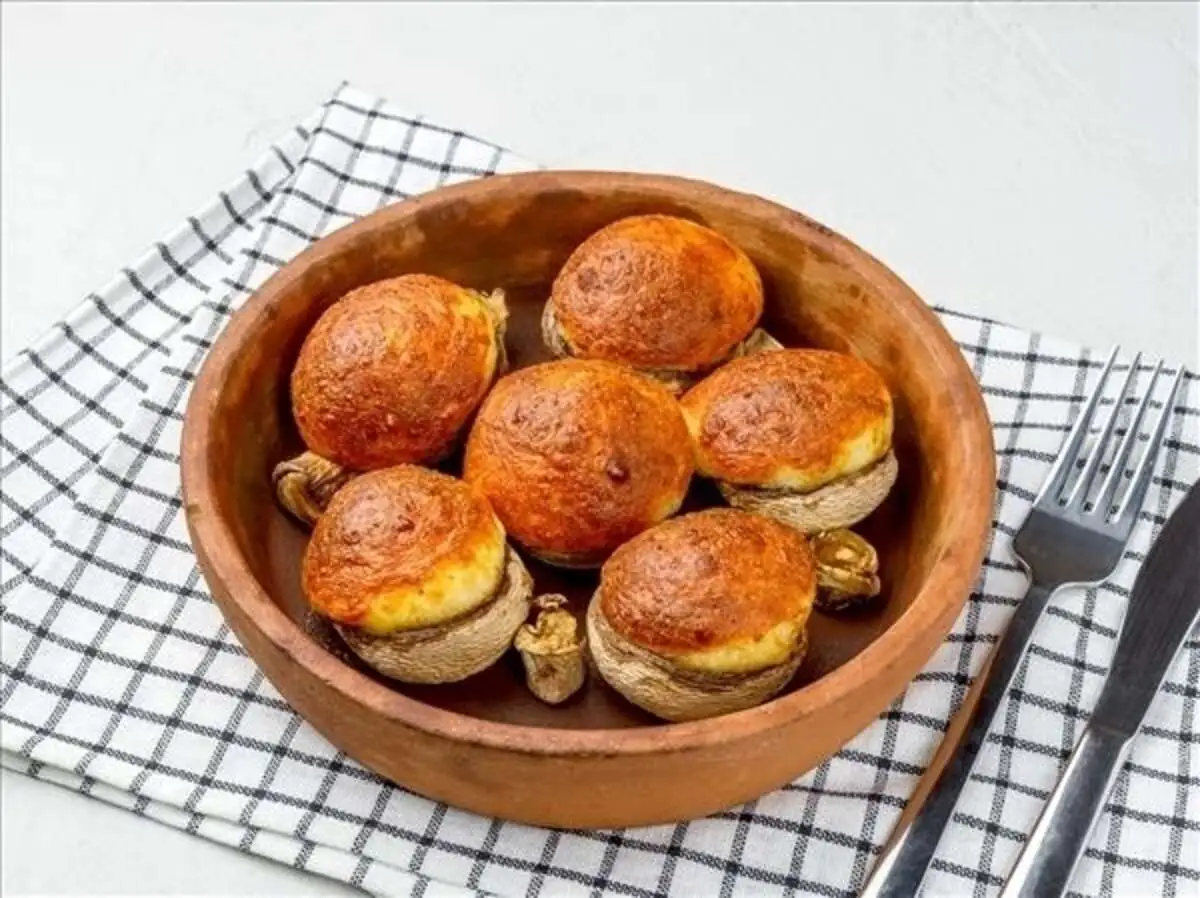 Грибные шапочки с сулугуни