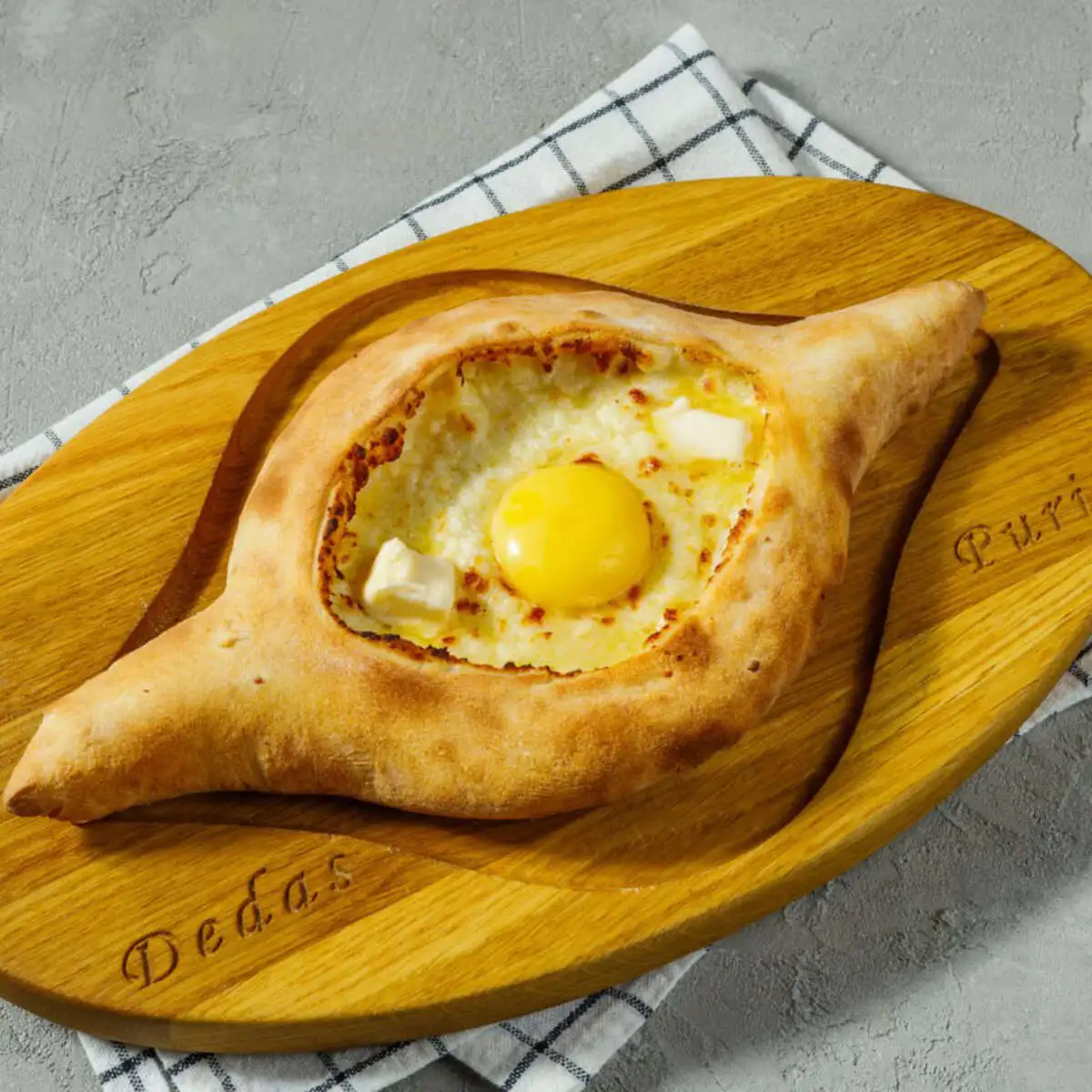 Хачапури по-аджарски 