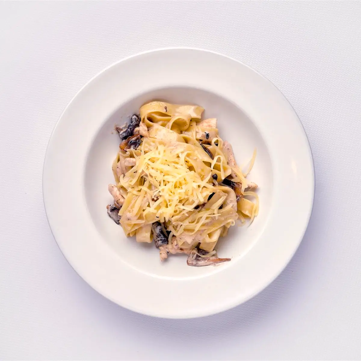 Паста с курицей и грибами,220гр