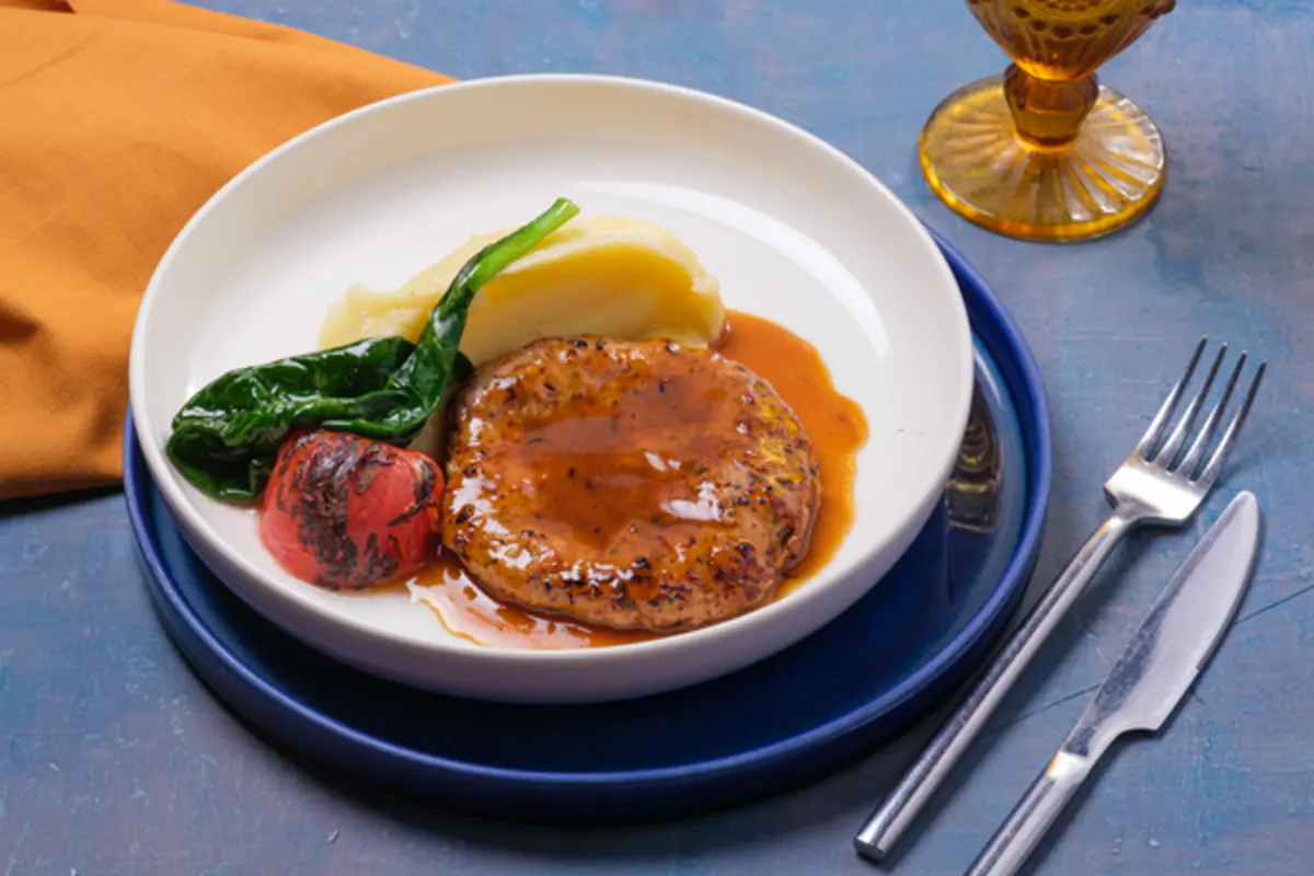 Котлета из индейки с картофельным пюре