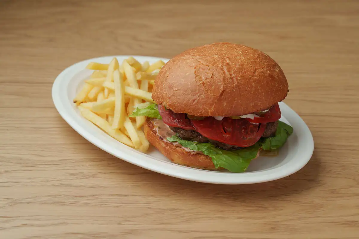 Трюфельный бургер, картофель фри