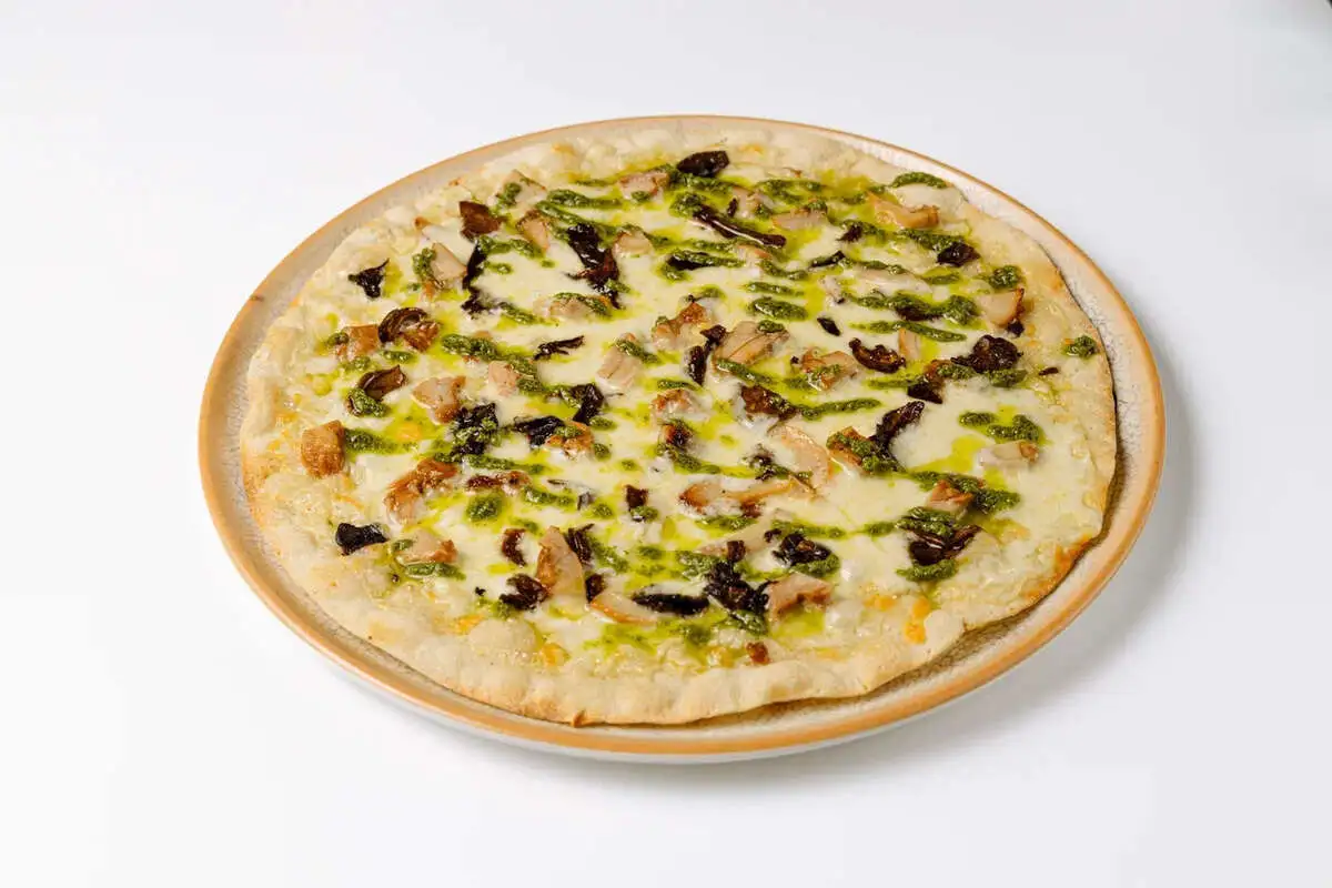 Пицца Цыпленок и белые грибы