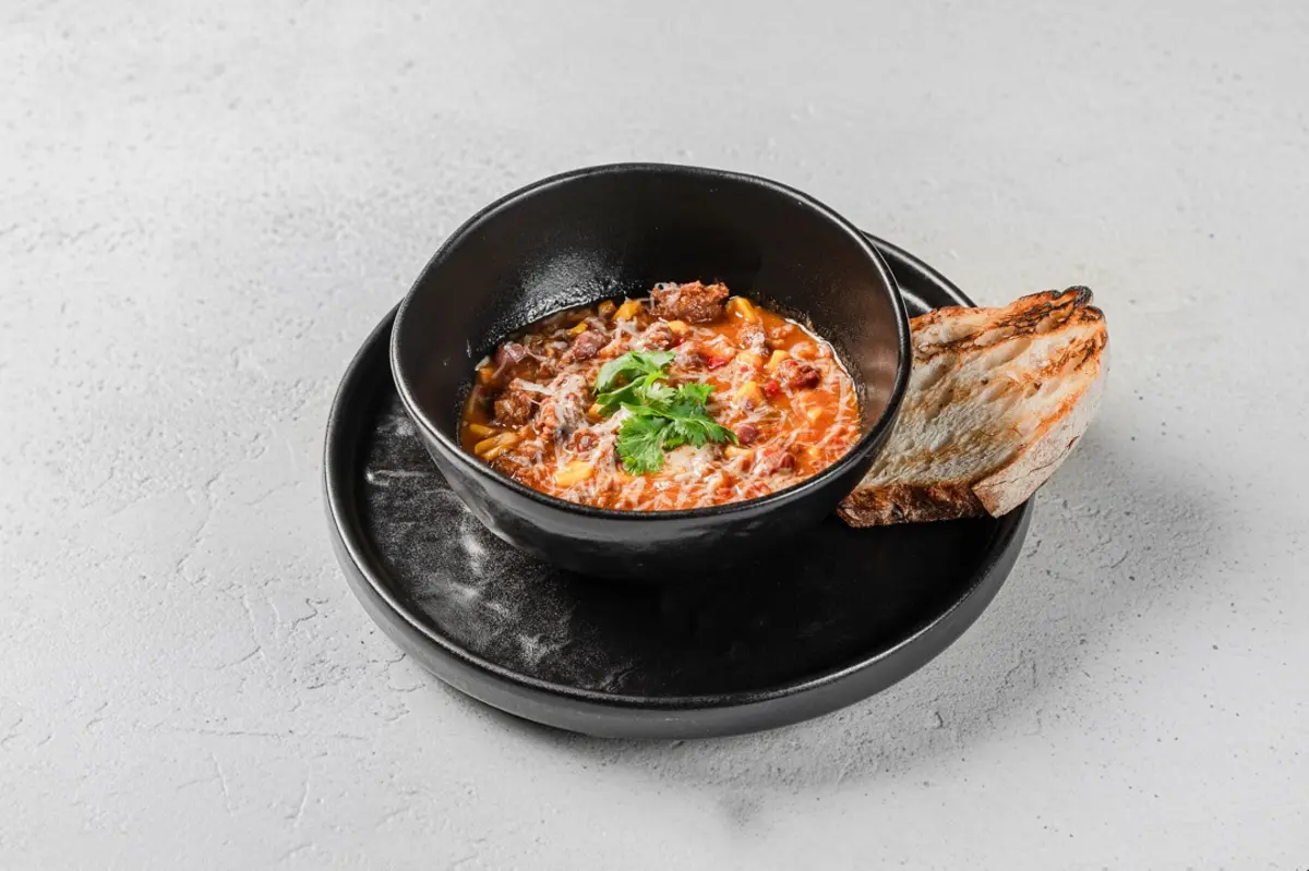 Чили кон карне