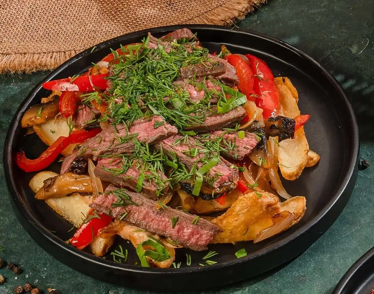 Говядина с овощами и лодочками