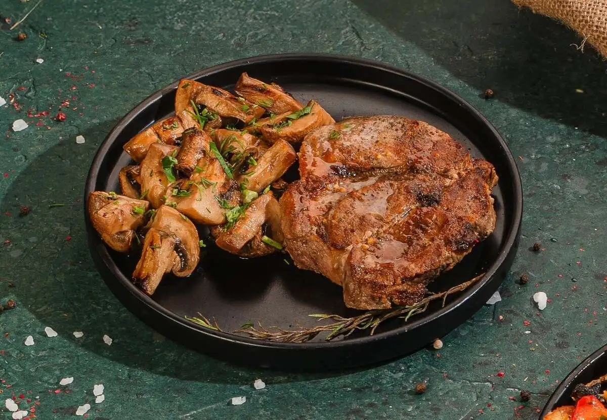 Стейк из свиной шеи