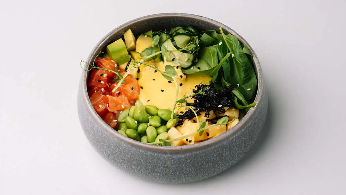 Поке с лососем