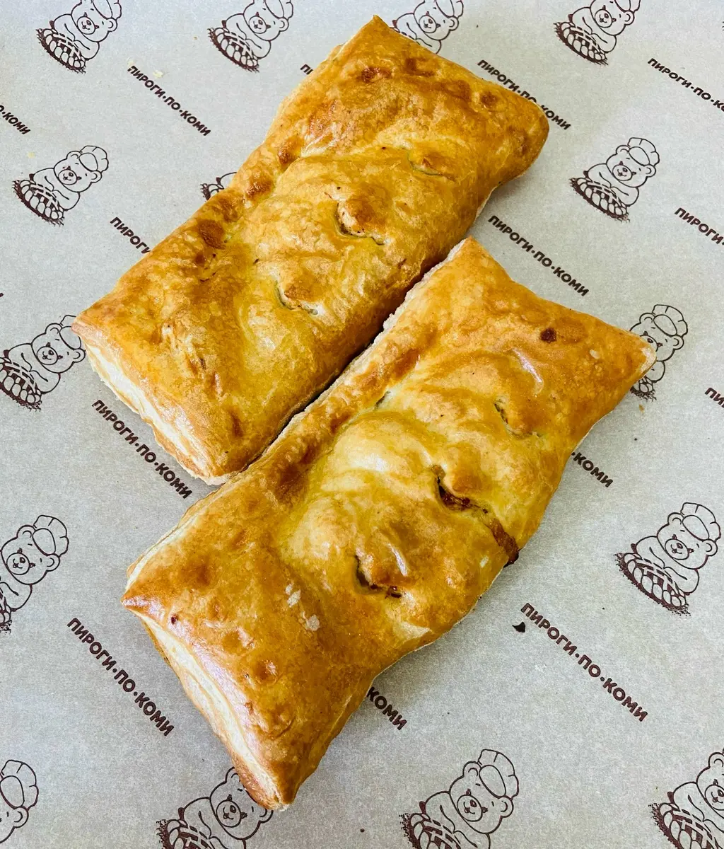 Слойка с мясом 