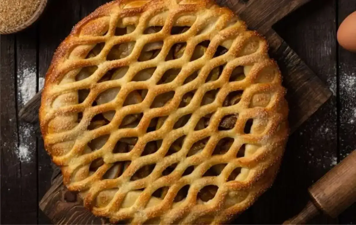 Пирог-штрудель с яблоком и корицей