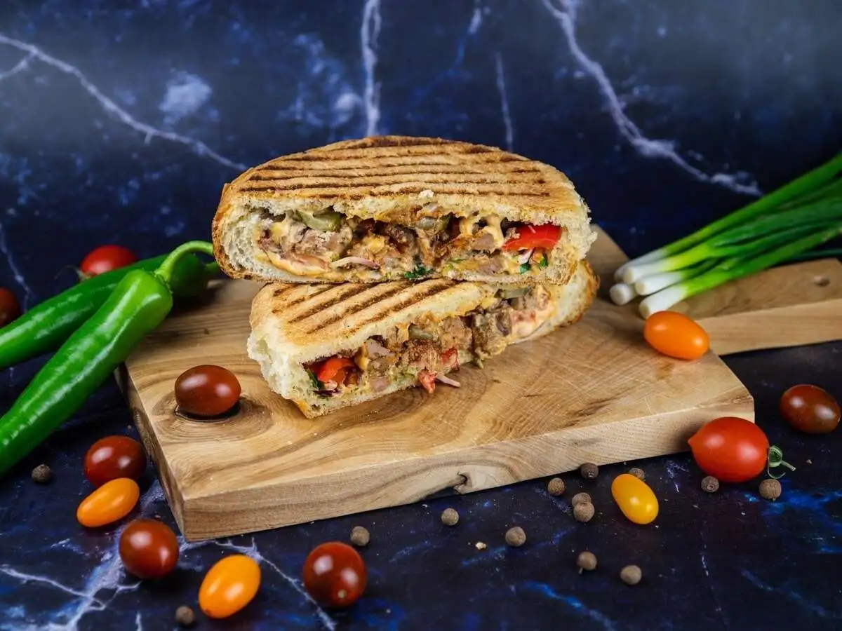 Буррито в булочке из свинины