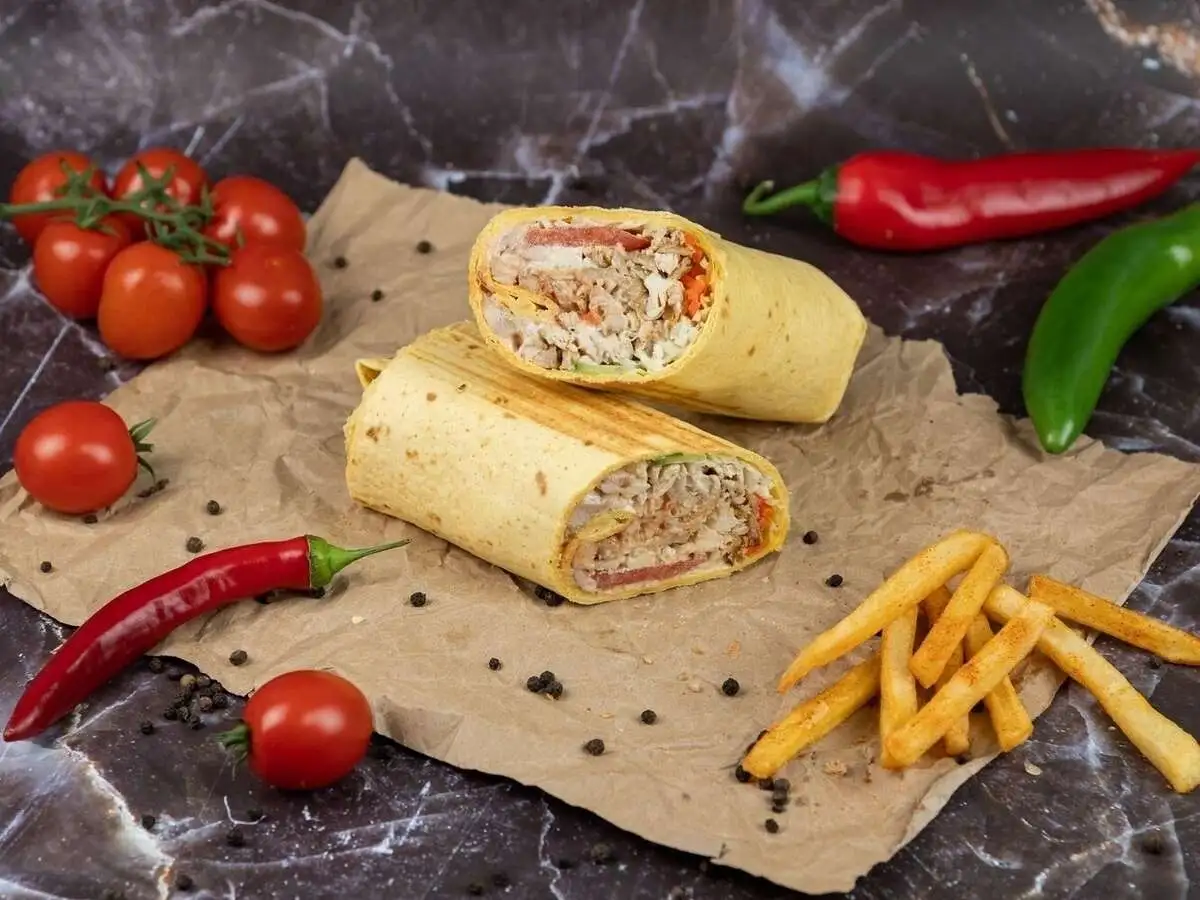 Шаурма в тортилье куриная 
