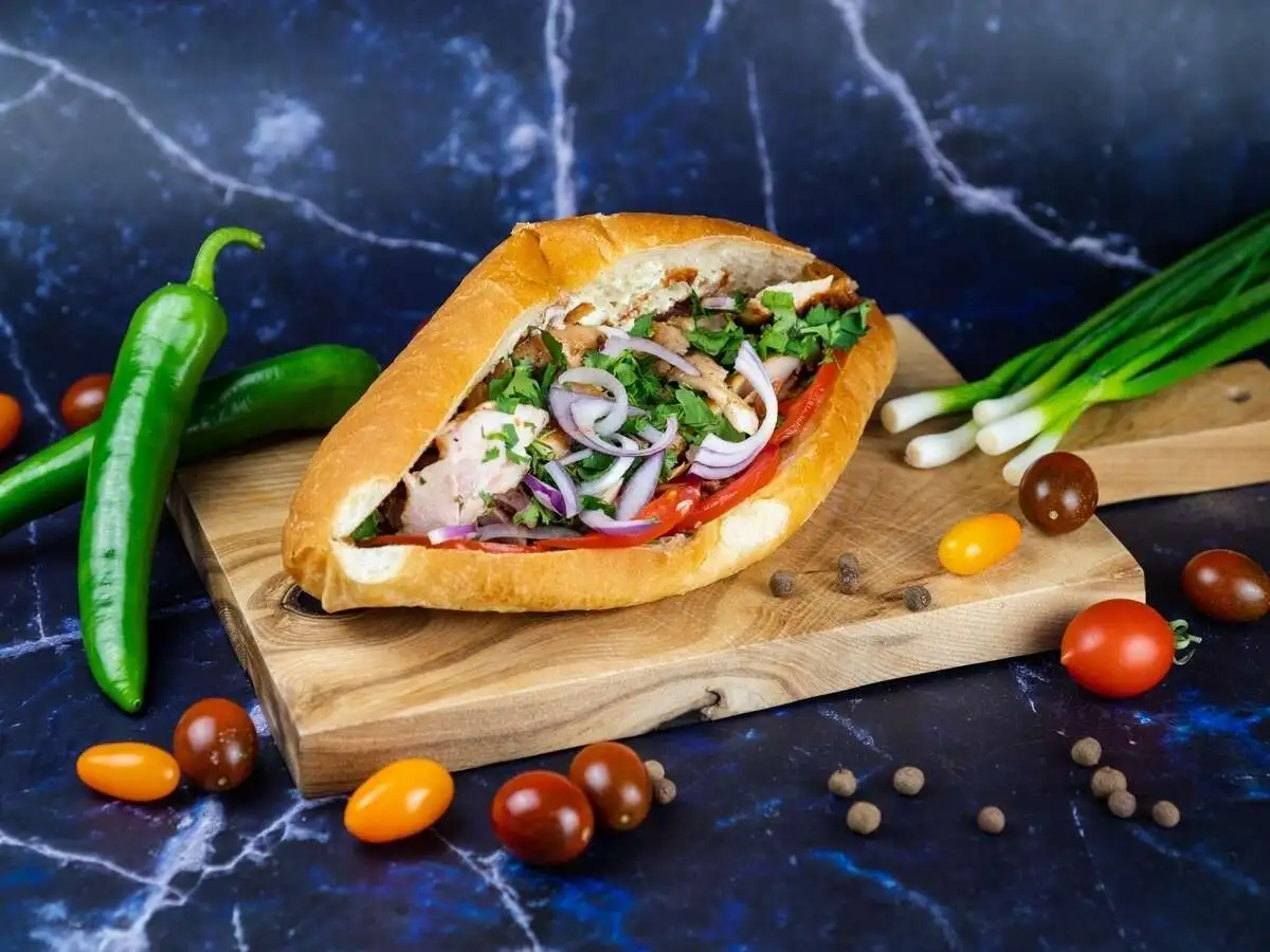 Шаурма по-армянски свиная в булочке