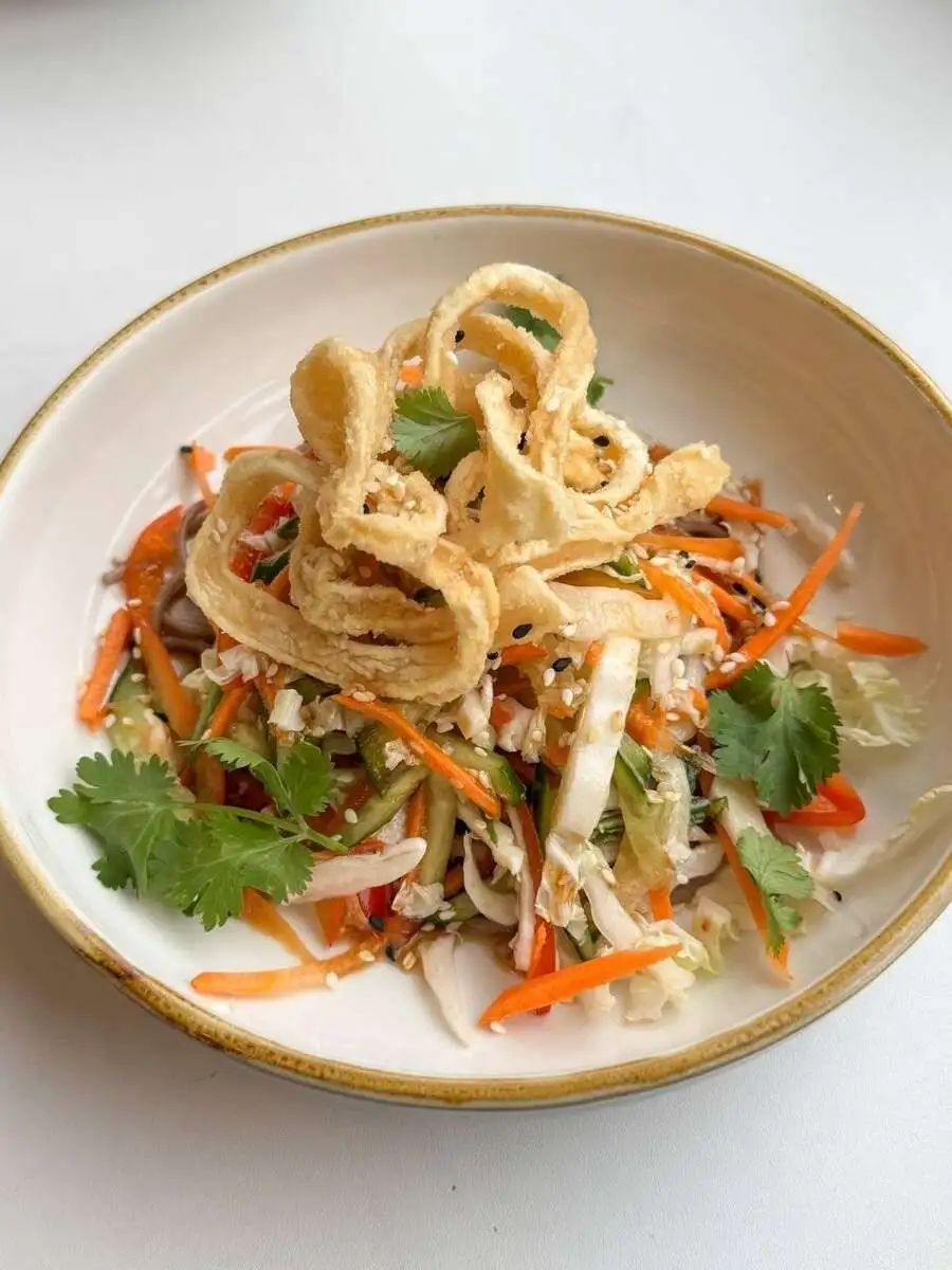 БО Азиатский салат с кальмаром и гречневой лапшой 170 гр