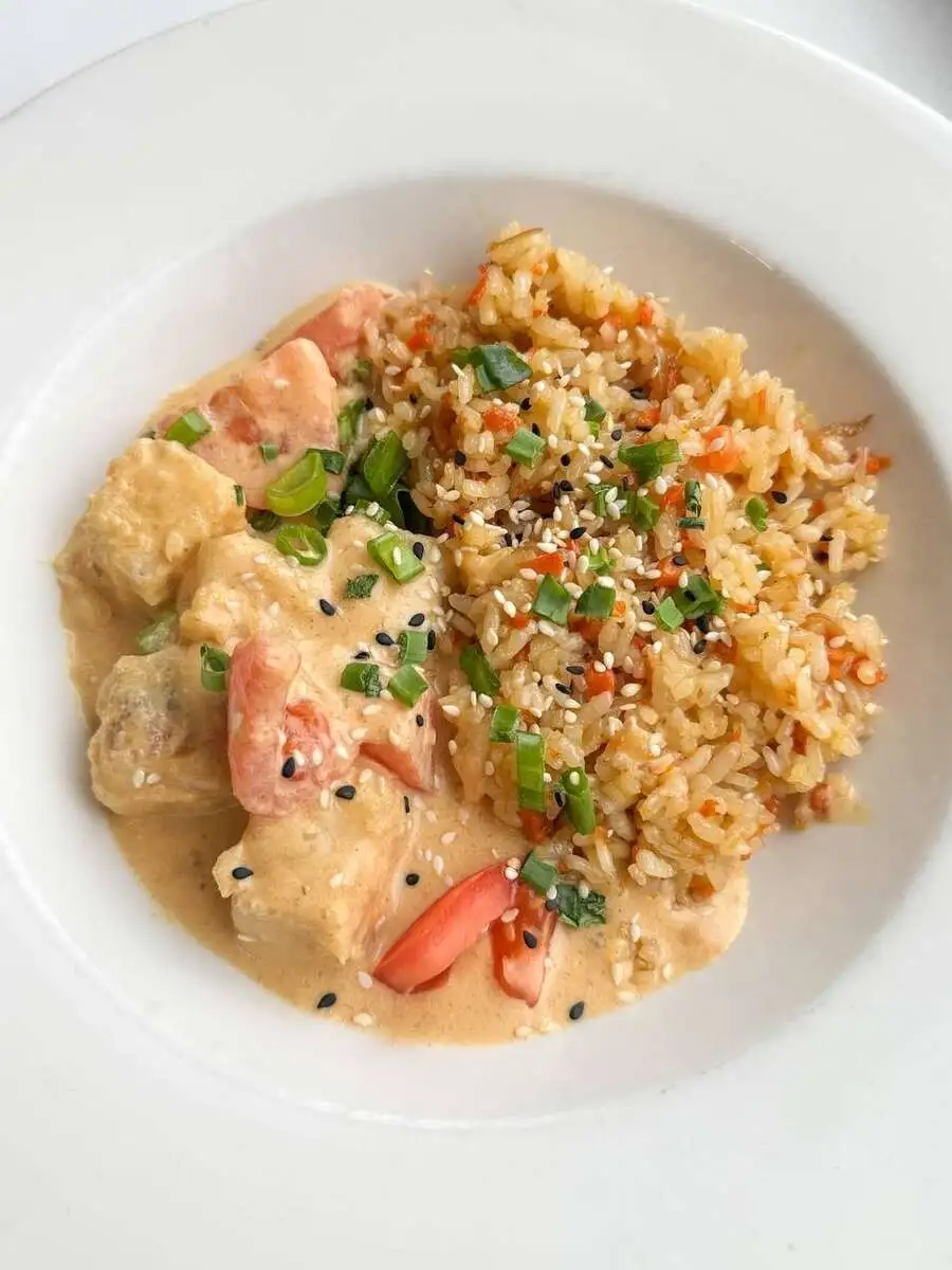 БО Белая рыба в соусе карри с рисом и овощами 250 гр.