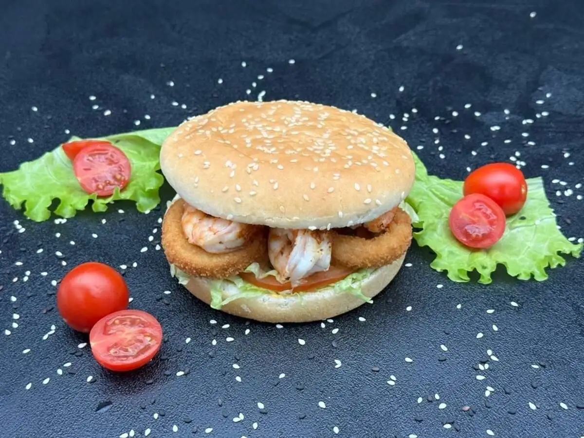 Бургер с креветкой