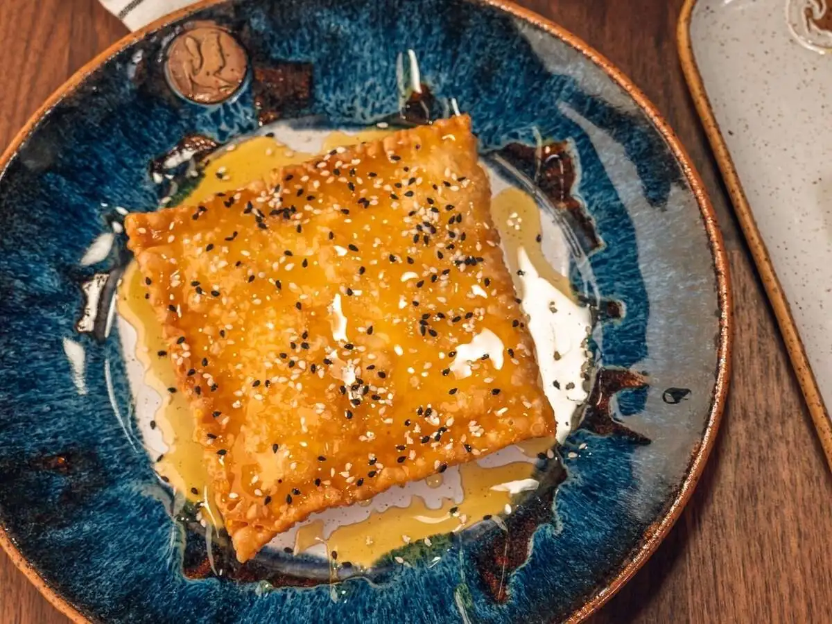 Калцуня ме Фета ке мели