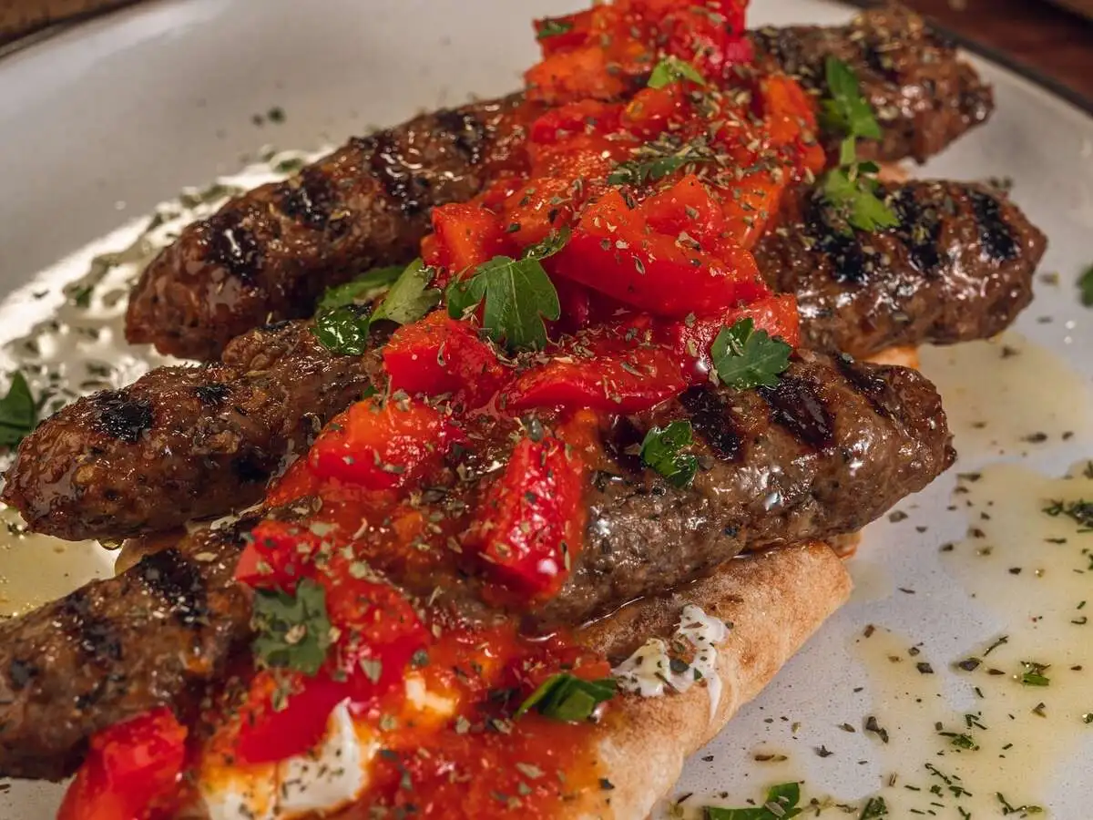 Кебаб яуртлу