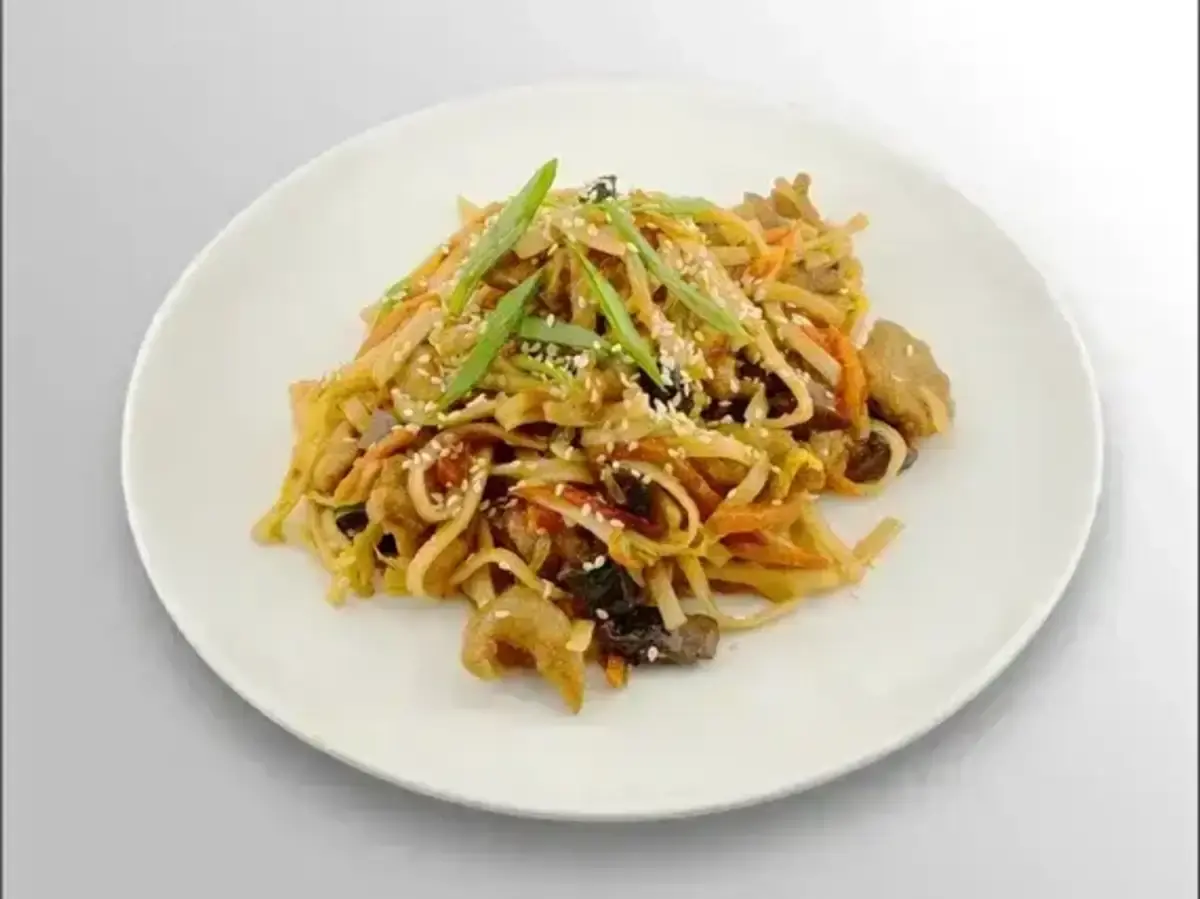 Лапша Удон с курицей и овощами 200 гр
