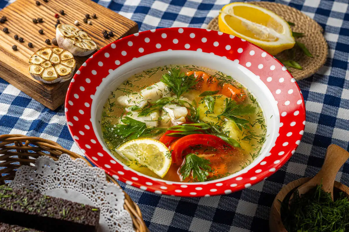 Уха из судака и окуня