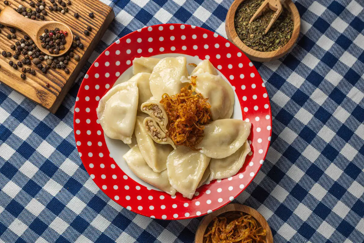 Вареники с капустой и жареной курицей