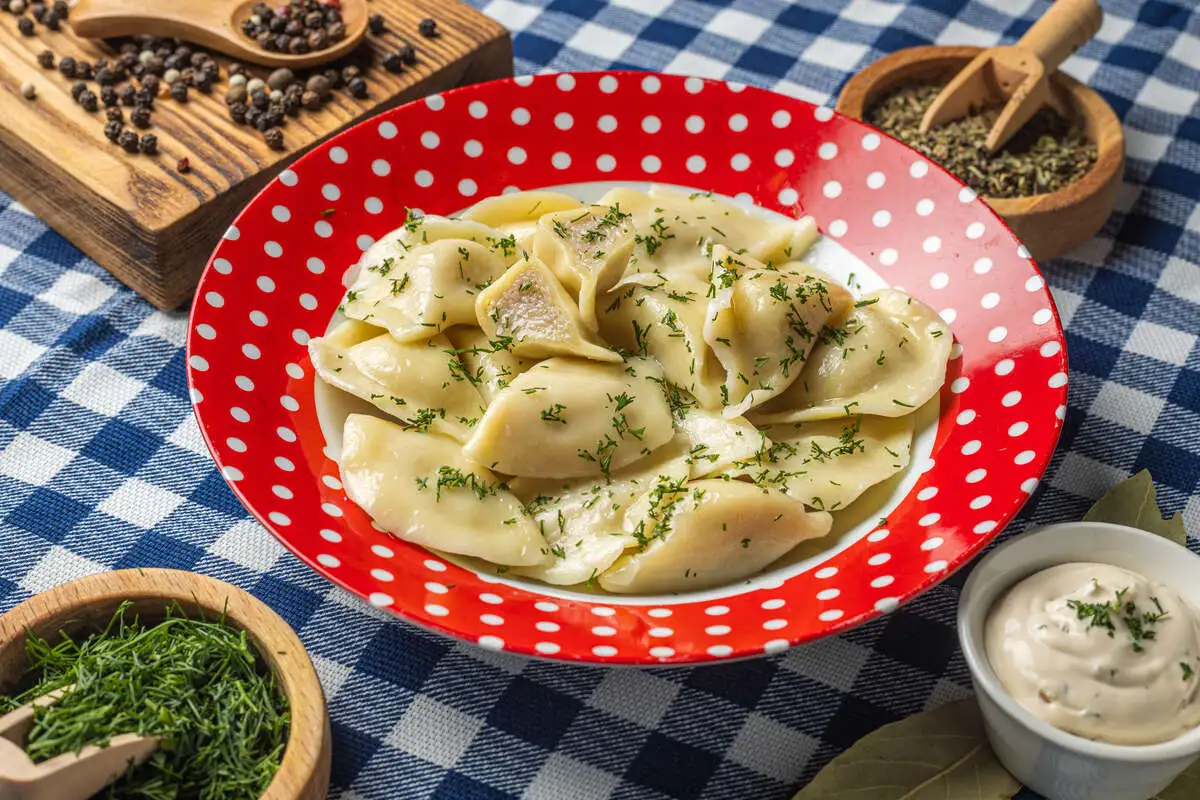 Вареники из щуки с соусом тар-тар