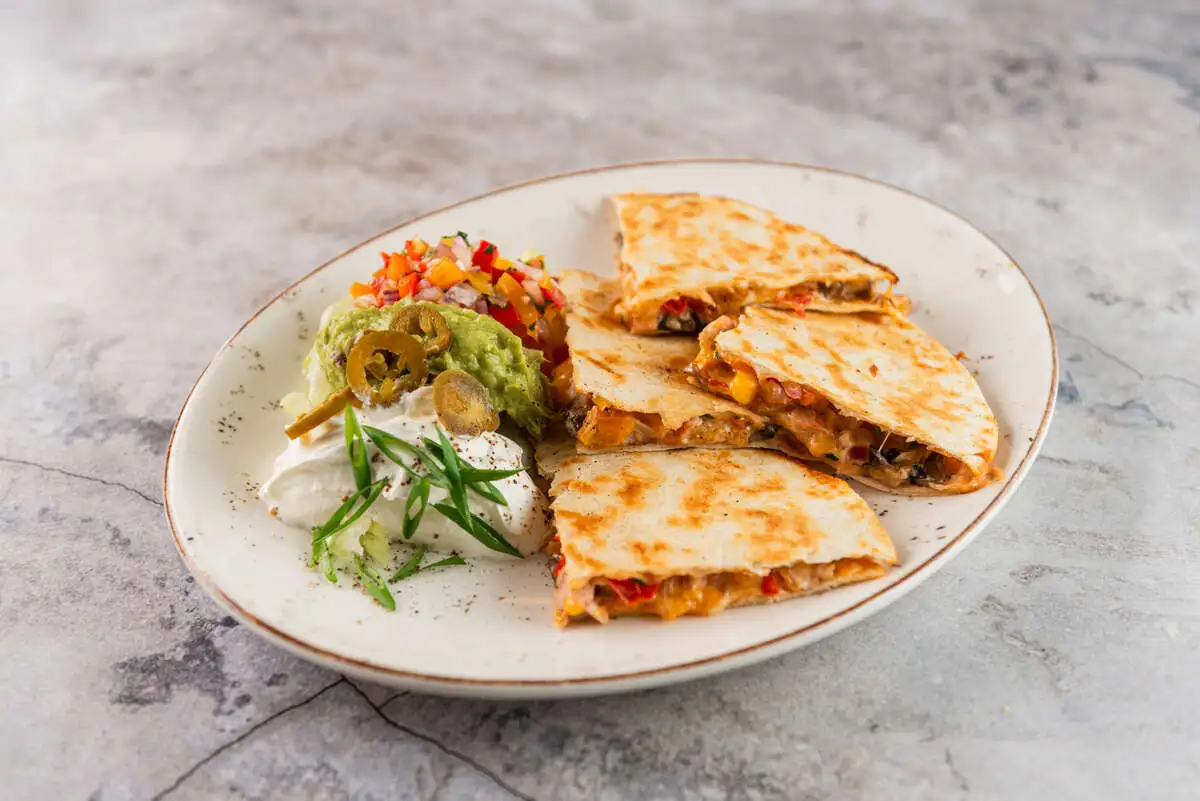 Кесадийя с курицей