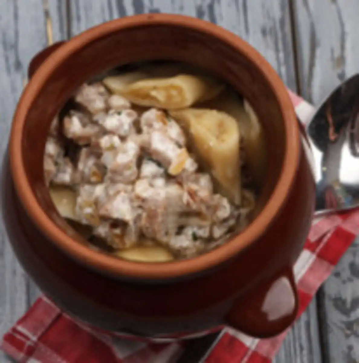 Вареники с картофелем и мясной поджаркой