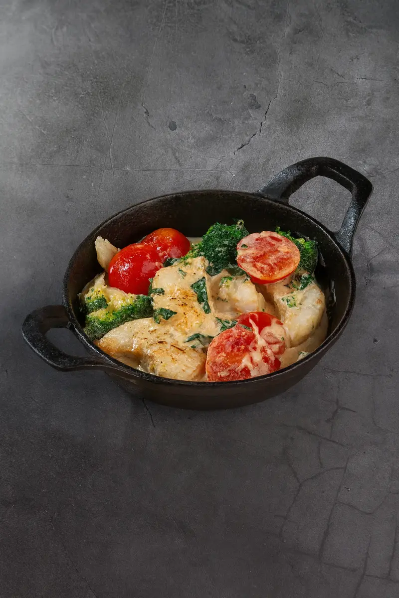 Судак в сливочном соусе с овощами 1/320