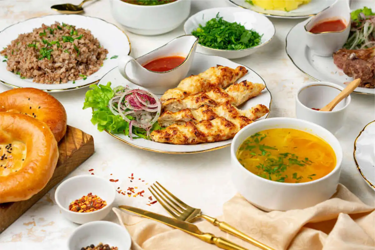 Запеченная куриная отбивная с отварным картофелем