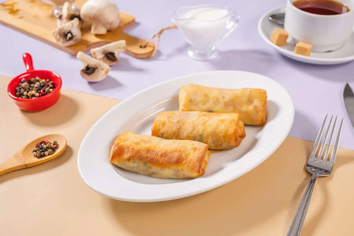 Блинчики с мясом и грибами со сливочным сыром