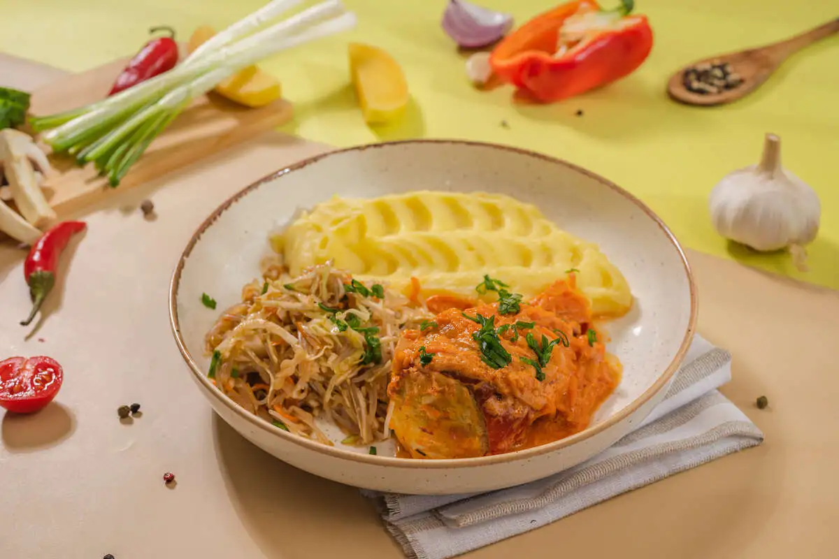 Фаршированный перец с картофельным пюре