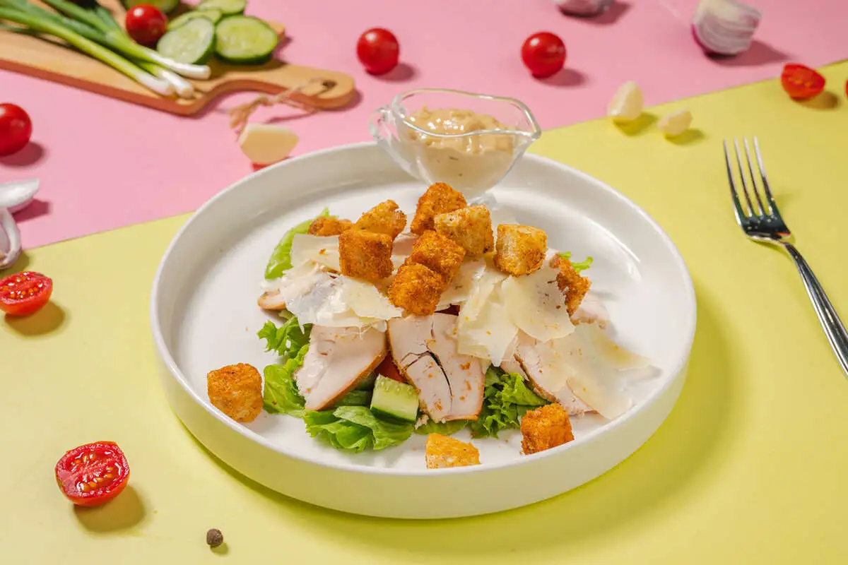 Цезарь с курицей Шато