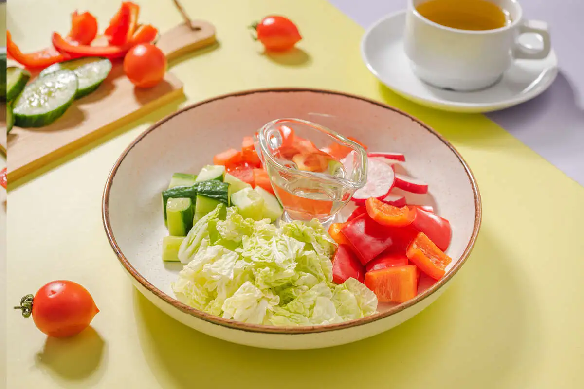 Боул из свежих овощей